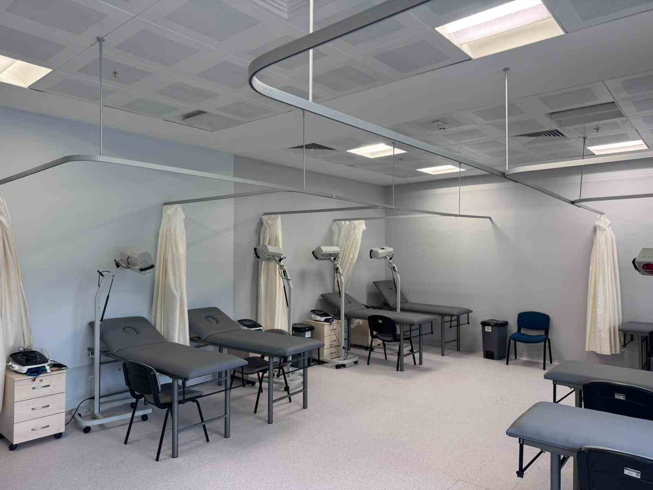 DİKİLİ DEVLET HASTANESİ, BÜNYESİNDE KURULAN FİZİK TEDAVİ VE REHABİLİTASYON ÜNİTESİ İLE SAĞLIK...