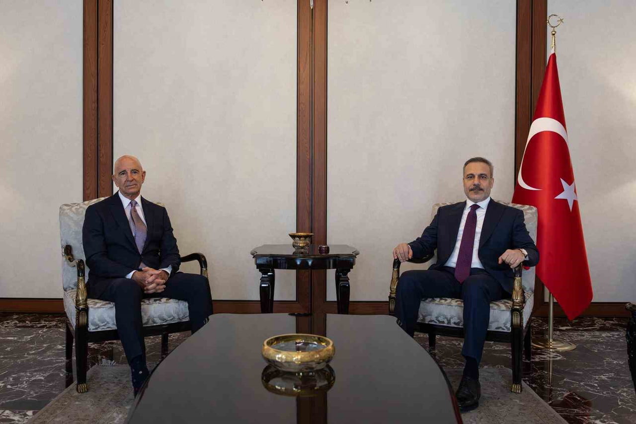 DIŞİŞLERİ BAKANI HAKAN FİDAN, ABD'NİN SURİYE ÖZEL TEMSİLCİSİ TOM BARRACK İLE BİR ARAYA...