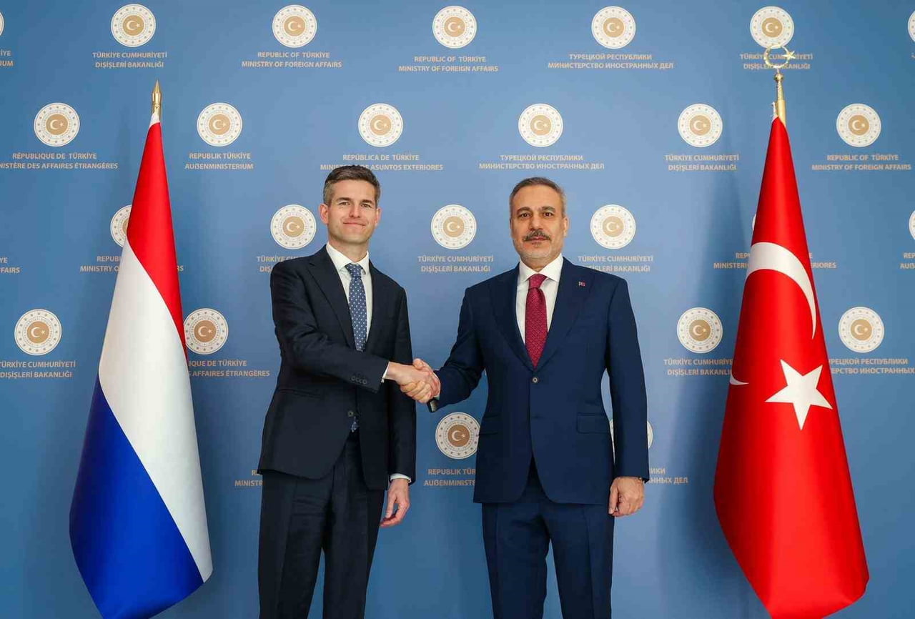 DIŞİŞLERİ BAKANI HAKAN FİDAN, HOLLANDA DIŞİŞLERİ BAKANI TOM BERENDSEN İLE ANKARA'DA BİR ARAYA...