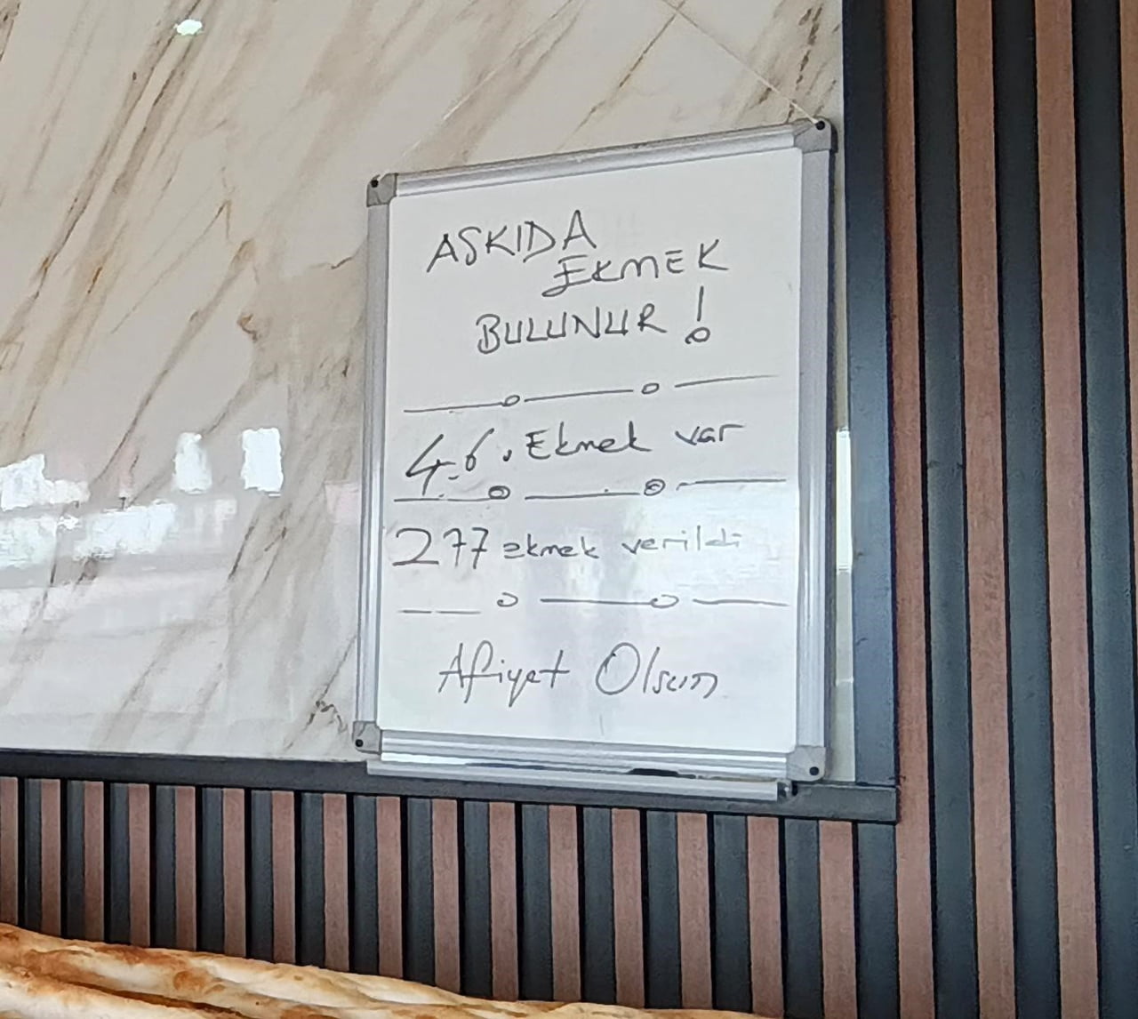 DİYADİN’DE ASKIDA EKMEK DAYANIŞMASI