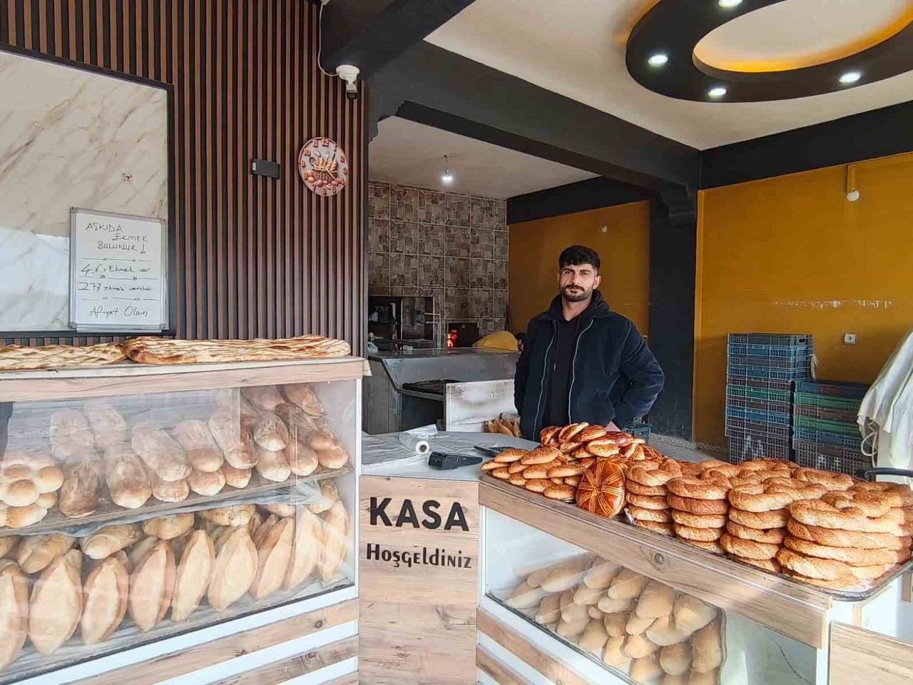 DİYADİN’DE ASKIDA EKMEK DAYANIŞMASI