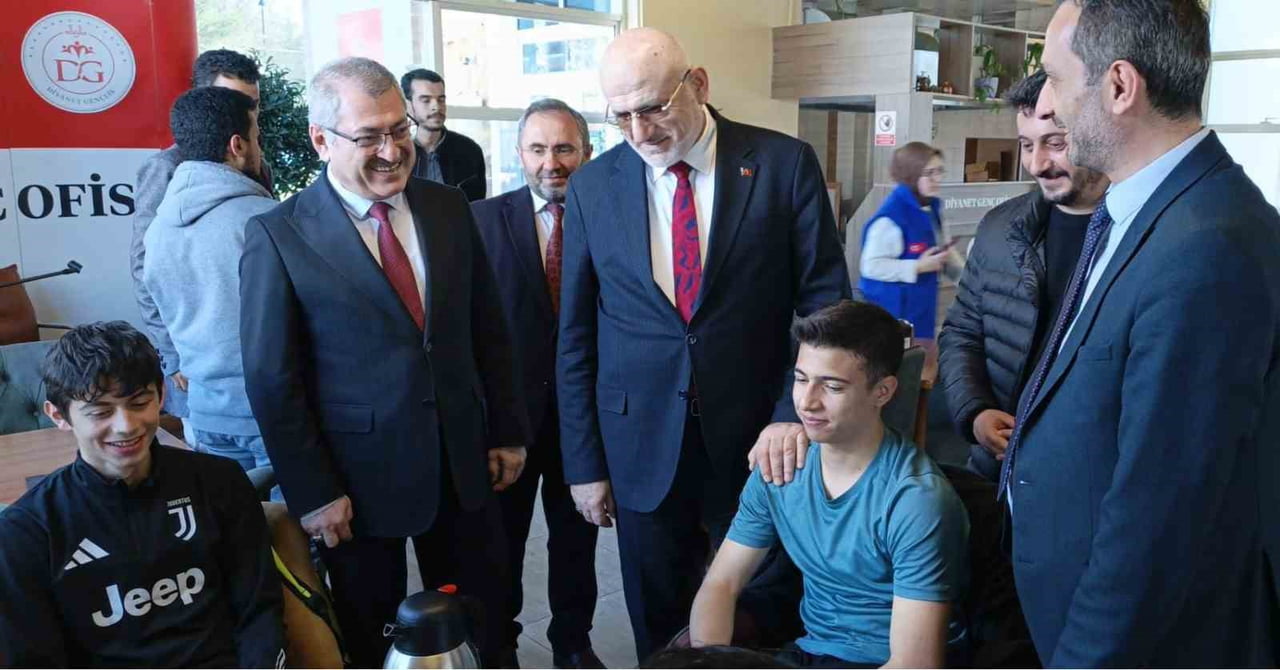 DİYANET İŞLERİ BAŞKAN YARDIMCISI DR. HAFIZ OSMAN ŞAHİN VE TÜRKİYE DİYANET VAKFI GENEL MÜDÜRÜ İZANİ...