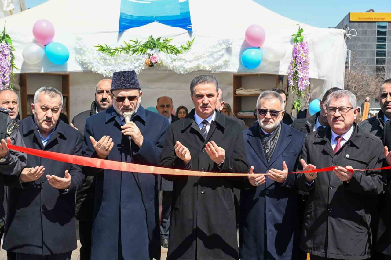 DİYANET İŞLERİ BAŞKANLIĞI VE TÜRKİYE DİYANET VAKFI (TDV) KOORDİNESİNDE YÜRÜTÜLEN "İKİ İNSAN BİR...