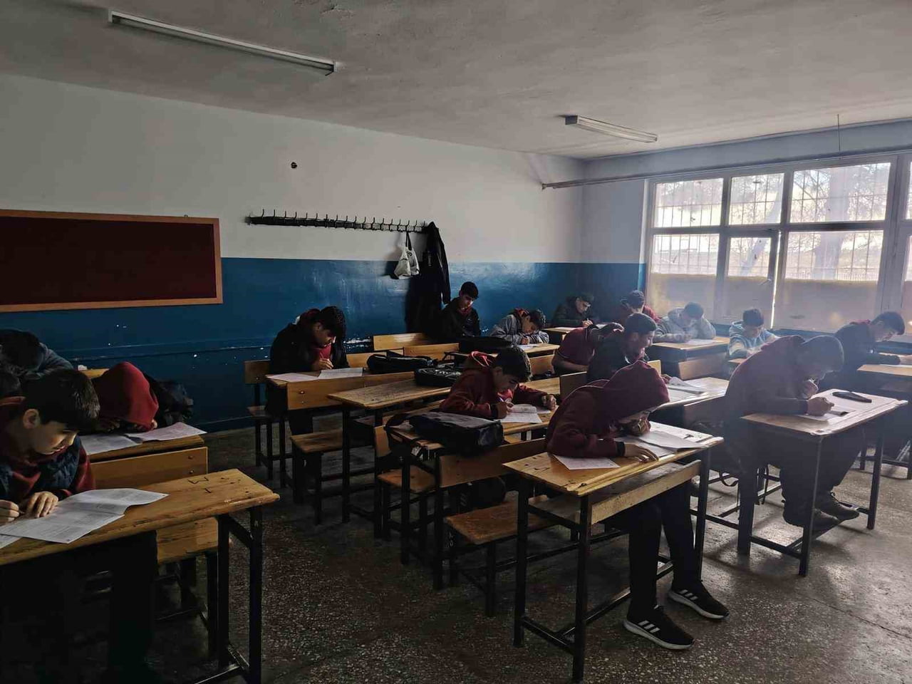 DİYARBAKIR'DA EĞİL BELEDİYESİ TARAFINDAN ORTAOKUL ÖĞRENCİLERİNE DENEME SINAVI DESTEĞİ...