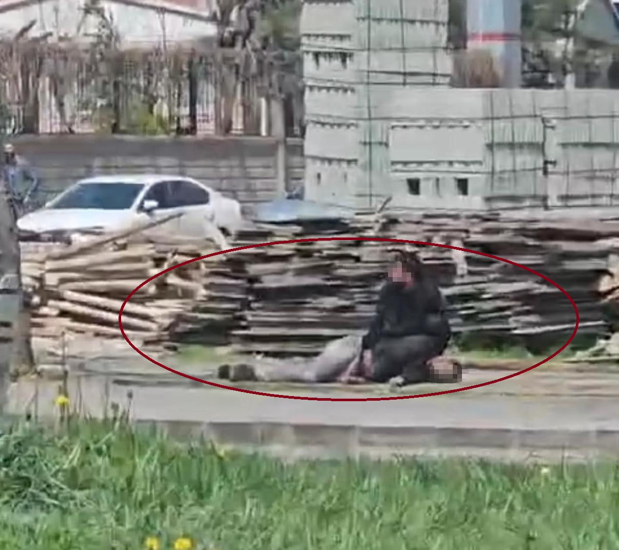 DİYARBAKIR'IN MERKEZ KAYAPINAR İLÇESİNDE İKİ ÜÇ KİŞİ ARASINDA ÇIKAN KAVGADA, 1 KİŞİ SİLAHLA...