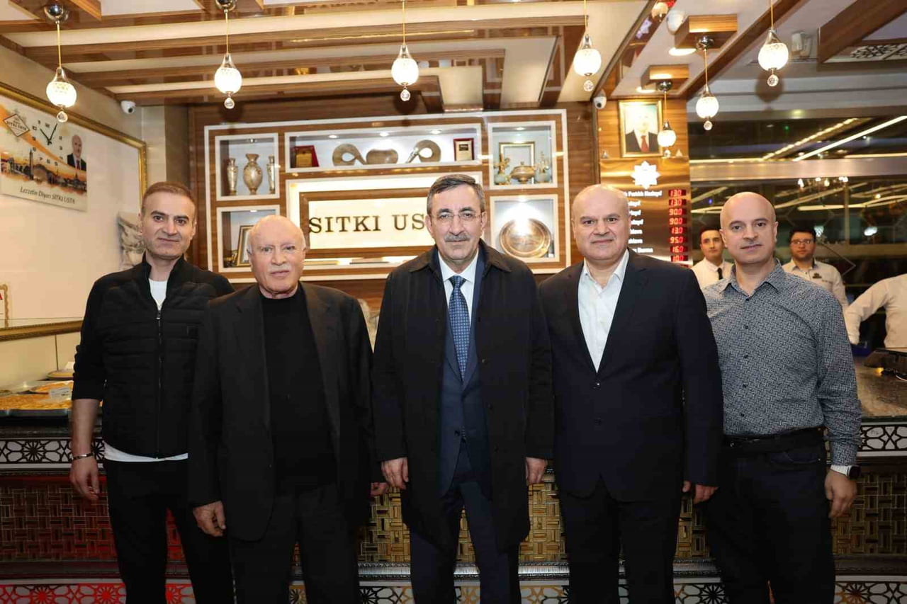 DİYARBAKIR’DA ÇEŞİTLİ PROGRAMLARA KATILAN CUMHURBAŞKANI YARDIMCISI CEVDET YILMAZ, ÇALIŞMALARININ...