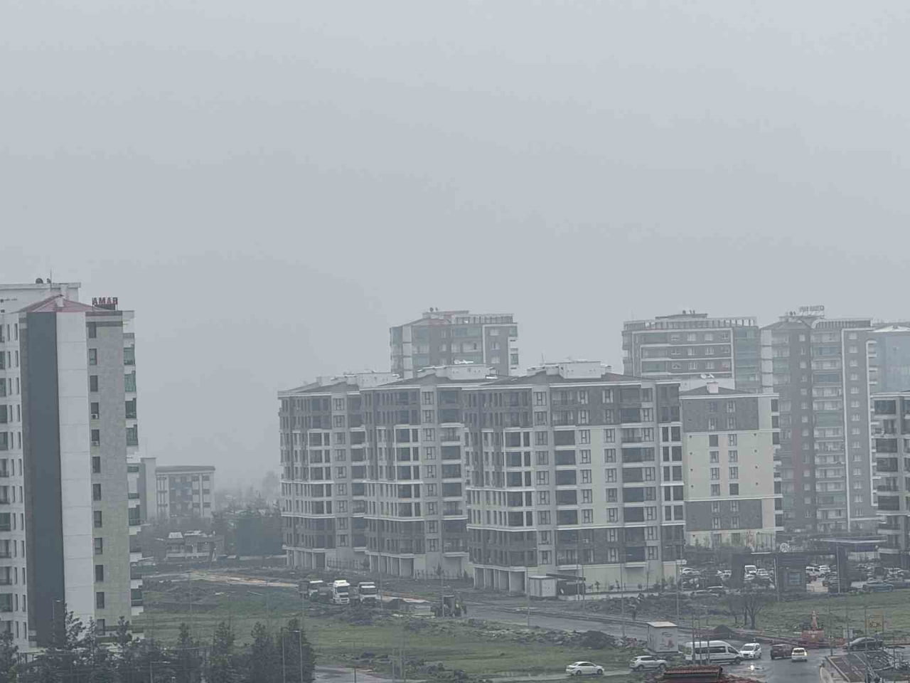 DİYARBAKIR’DA YAŞANAN OLUMSUZ HAVA KOŞULLARI, UÇAK SEFERLERİNDE RÖTAR VE İPTALLERE NEDEN...