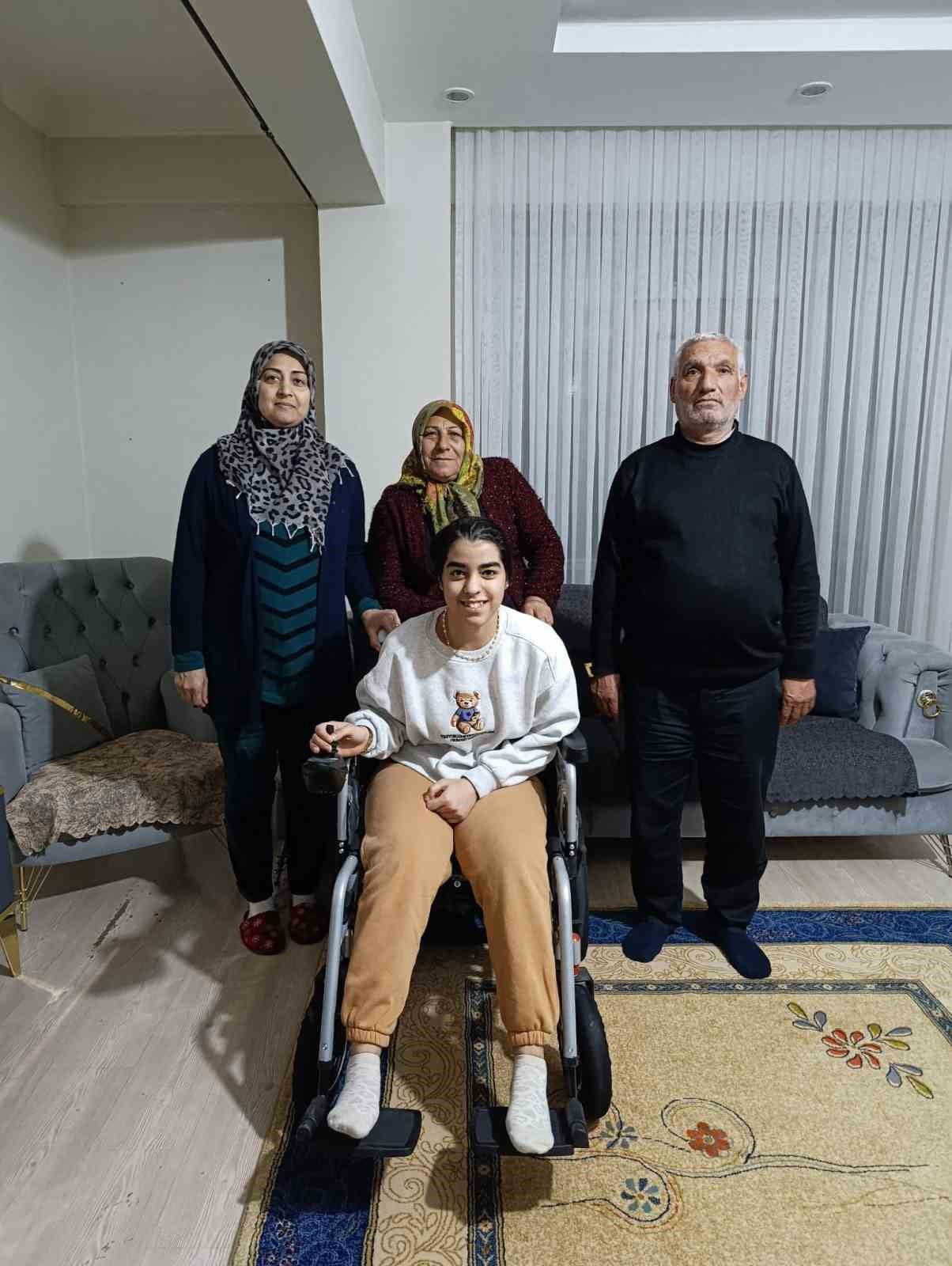 DİYARBAKIR’DA YAŞAYAN FİZİKSEL ENGELLİ SÜMEYYE ALGÜL, SOSYAL MEDYA ÜZERİNDEN ULAŞTIĞI MHP’Lİ...