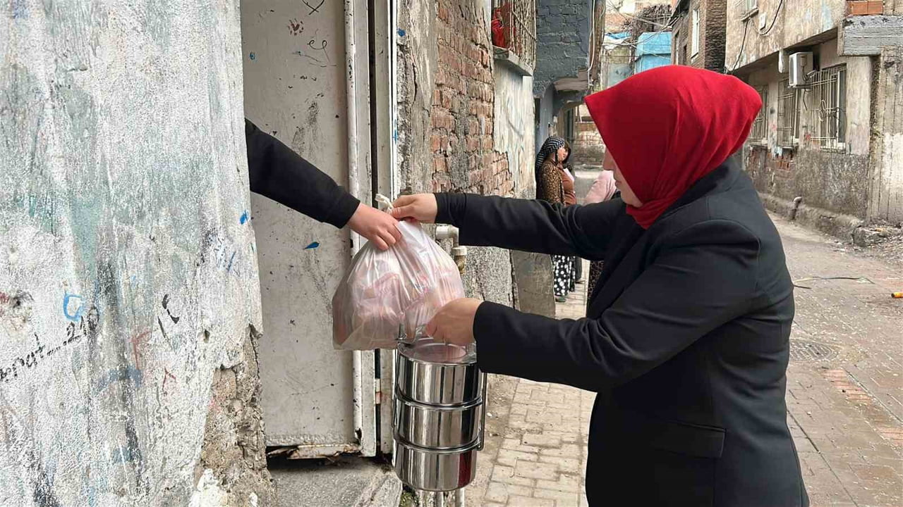 DİYARBAKIR’IN BAĞLAR İLÇESİNE BAĞLI MURADİYE MAHALLESİ’NDE, SOSYAL YARDIMLAŞMA VE DAYANIŞMA VAKFI...