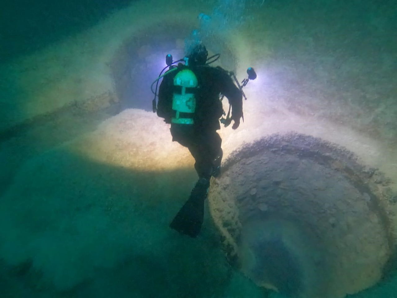 DİYARBAKIR’IN EĞİL İLÇESİNDE BARAJ SULARI ALTINDA KALAN UN DEĞİRMENİ DALIŞ TUTKUNLARININ GÖZDESİ...