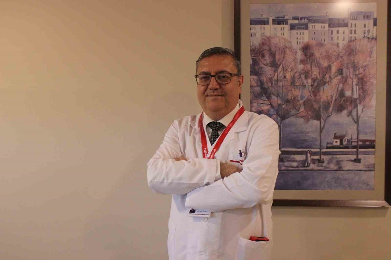 DİYARBAKIR MEMORİAL HASTANESİ HEMATOLOJİ BÖLÜMÜ’NDEN PROF. DR. VEFKİ GÜRHAN KADIKÖYLÜ, KÖK HÜCRE...