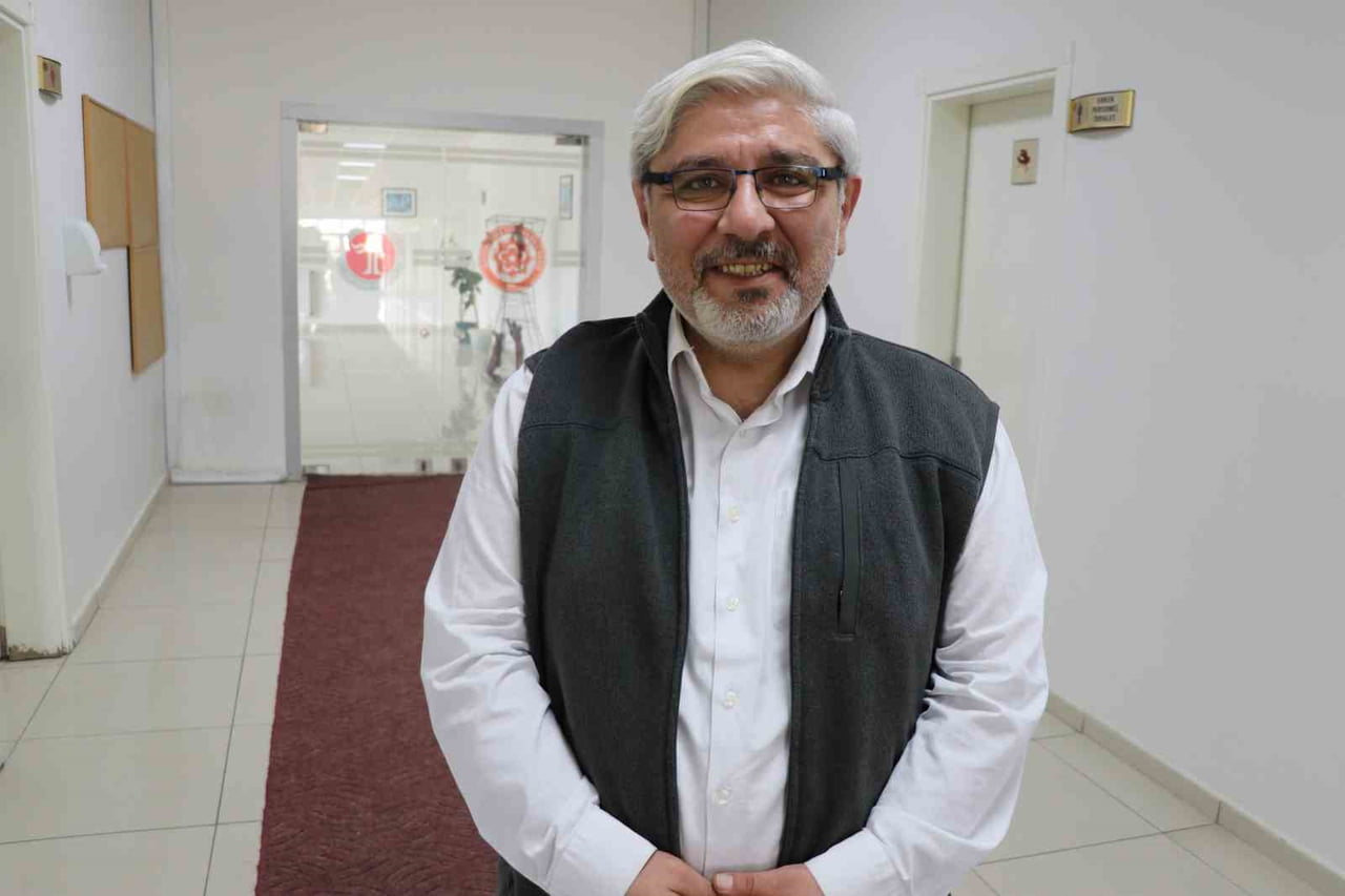 DOÇ. DR. SEFER DARICI, İLERLEYEN DÖNEMDE BÜYÜK YA DA KÜÇÜK FARK ETMEKSİZİN BİRÇOK İŞLETMENİN YAPAY...