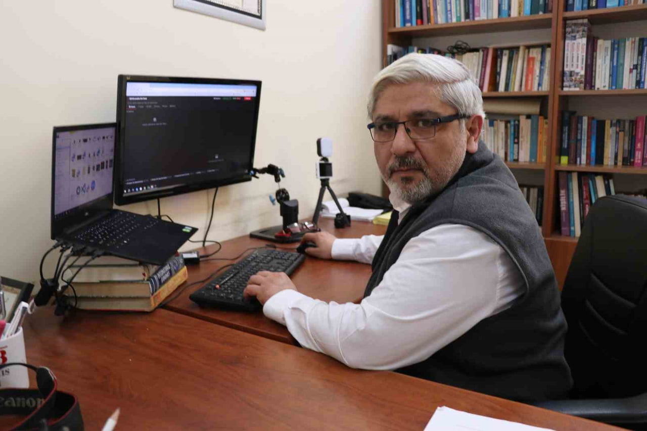 DOÇ. DR. SEFER DARICI, İNSANLARIN NORMAL YAŞANTISINDA SÖYLEMEYECEĞİ SÖZLERİ ÇEVRİM İÇİ...