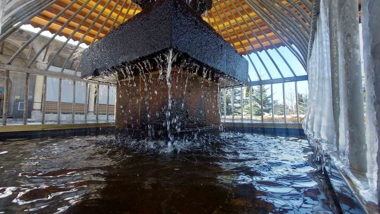 DOĞU ANADOLU’NUN ZİRVESİ ERZURUM, NİSAN AYI ORTASINDA ADETA DÖRT MEVSİMİ AYNI ANDA YAŞIYOR. ŞEHRİN...