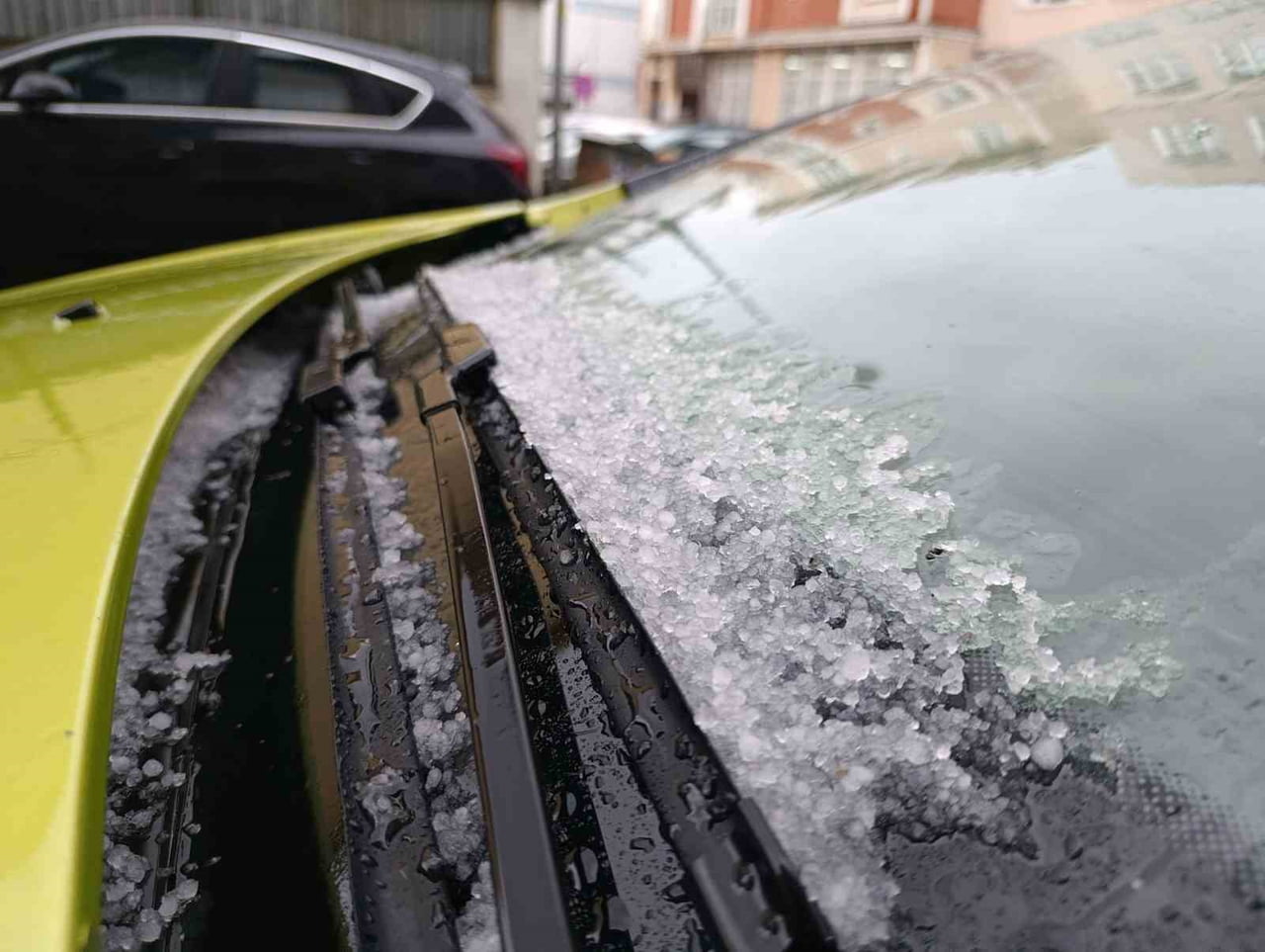 DOLU İLE KARIŞIK YAĞIŞ ETKİLİ OLDU