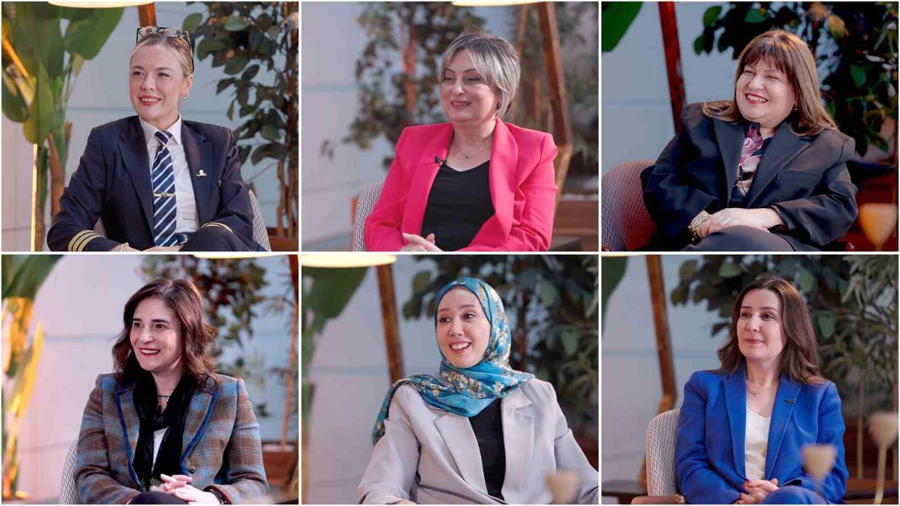 DR.ÖZLEM GÜNDÜZ (ÜSTTE, ORTADA)