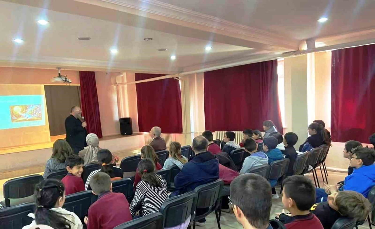 DUMLUPINAR’DA BİLİM SÖYLEŞİLERİ