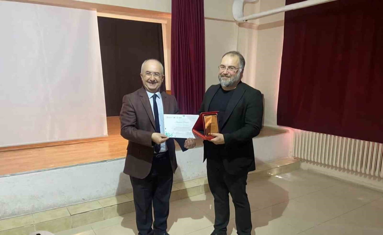 DUMLUPINAR’DA BİLİM SÖYLEŞİLERİ