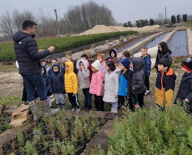 DÜZCE BAHÇEŞEHİR KOLEJİ ANAOKULU ÖĞRENCİLERİ, DÜZCE ORMAN İŞLETME MÜDÜRLÜĞÜ PINAR FİDANLIĞINI...