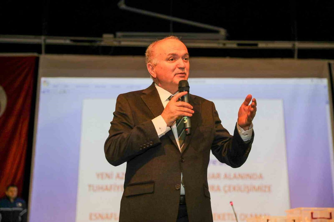 DÜZCE BELEDİYE BAŞKANI DR. FARUK ÖZLÜ