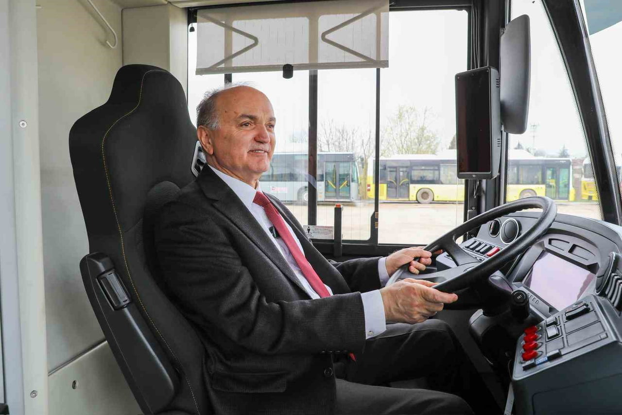 DÜZCE BELEDİYE BAŞKANI DR. FARUK ÖZLÜ, BELEDİYE OLARAK TÜRKİYE’DE BİR İLKİ GERÇEKLEŞTİRDİKLERİNİ...