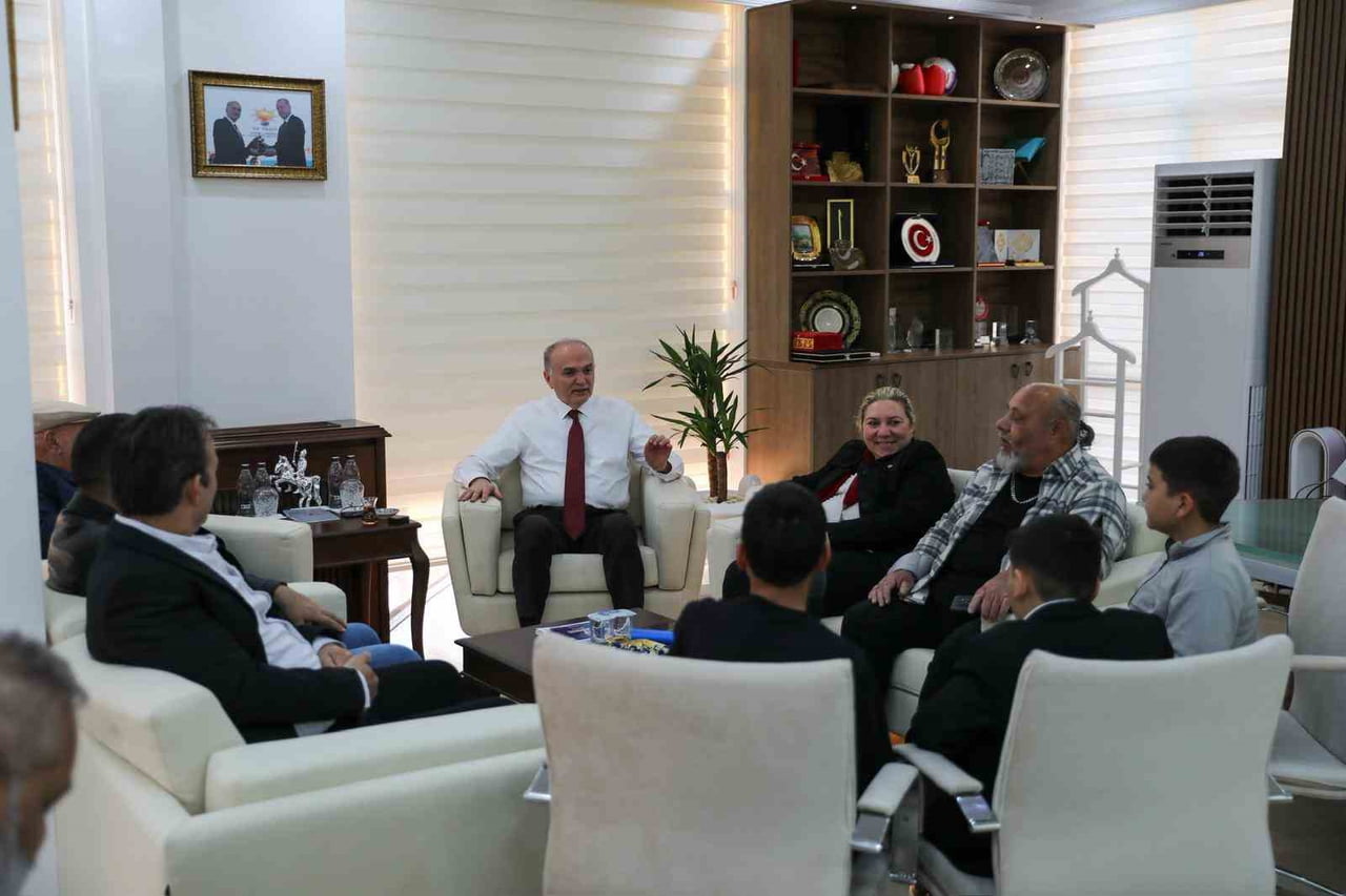 DÜZCE BELEDİYE BAŞKANI FARUK ÖZLÜ, 8 NİSAN DÜNYA ROMANLAR GÜNÜ KAPSAMINDA GERÇEKLEŞTİRİLECEK...