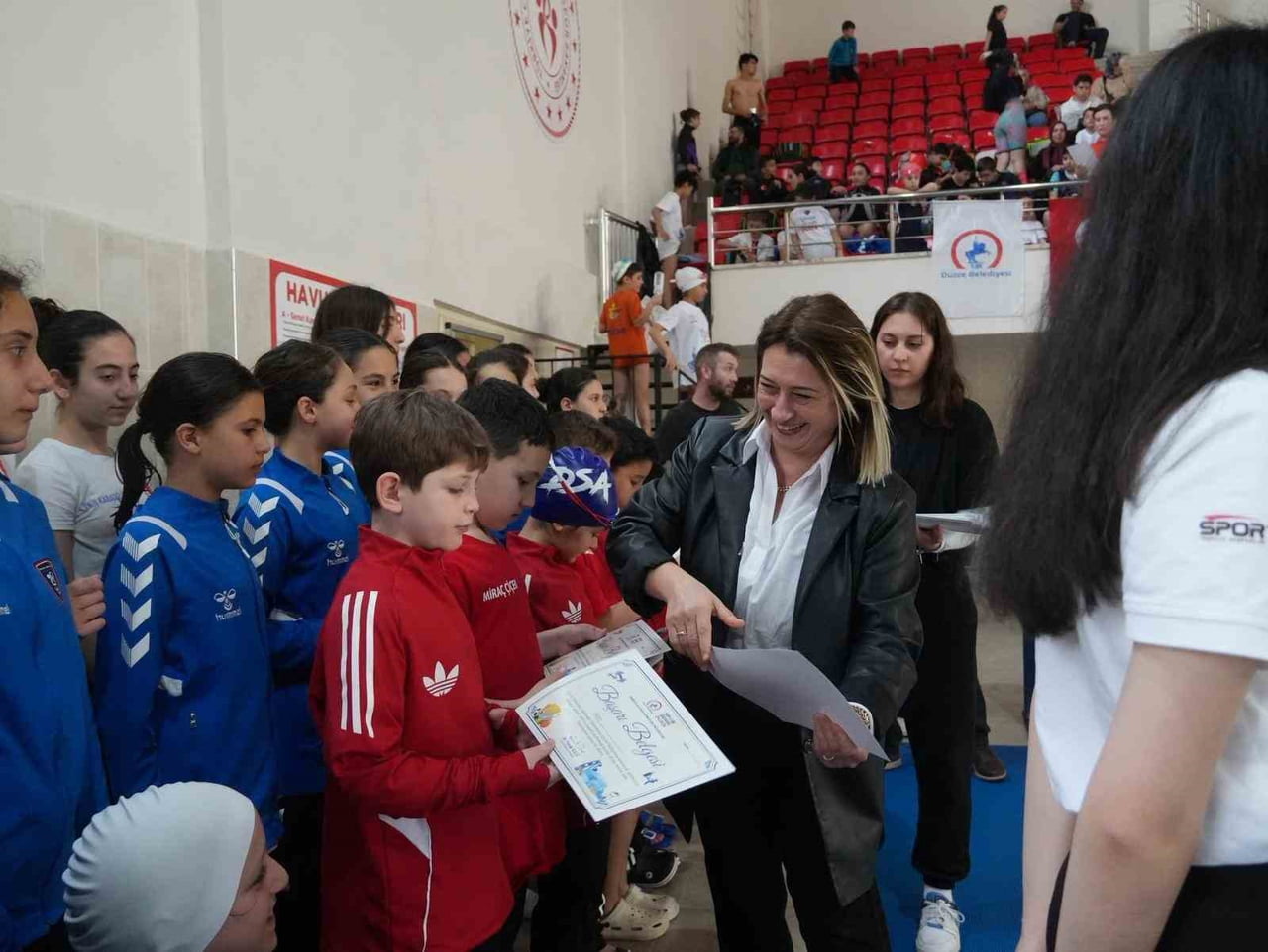 DÜZCE BELEDİYESİ İLE GENÇLİK VE SPOR İL MÜDÜRLÜĞÜ İŞ BİRLİĞİNDE, 23 NİSAN ULUSAL EGEMENLİK VE...