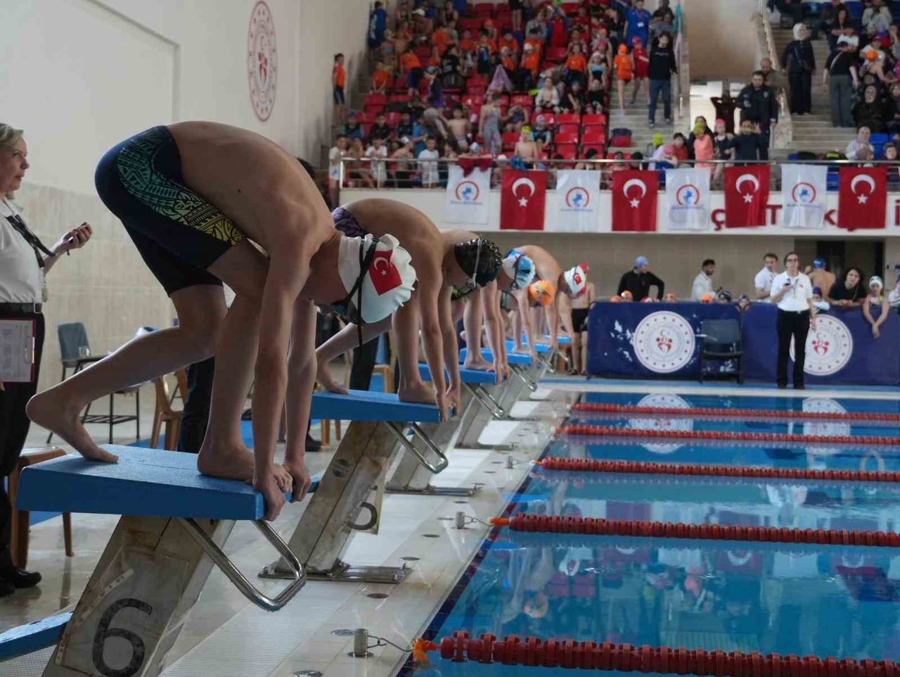 DÜZCE BELEDİYESİ İLE GENÇLİK VE SPOR İL MÜDÜRLÜĞÜ İŞ BİRLİĞİNDE, 23 NİSAN ULUSAL EGEMENLİK VE...