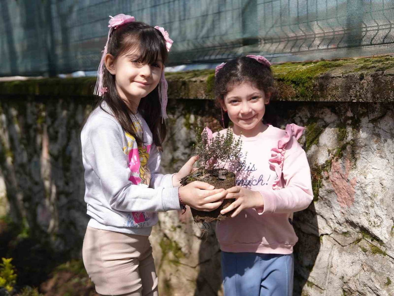DÜZCE BELEDİYESİ PARK VE BAHÇELER MÜDÜRLÜĞÜ, HAZIRLADIĞI PROJE KAPSAMINDA ÇOCUKLARA PARK VE YEŞİL...