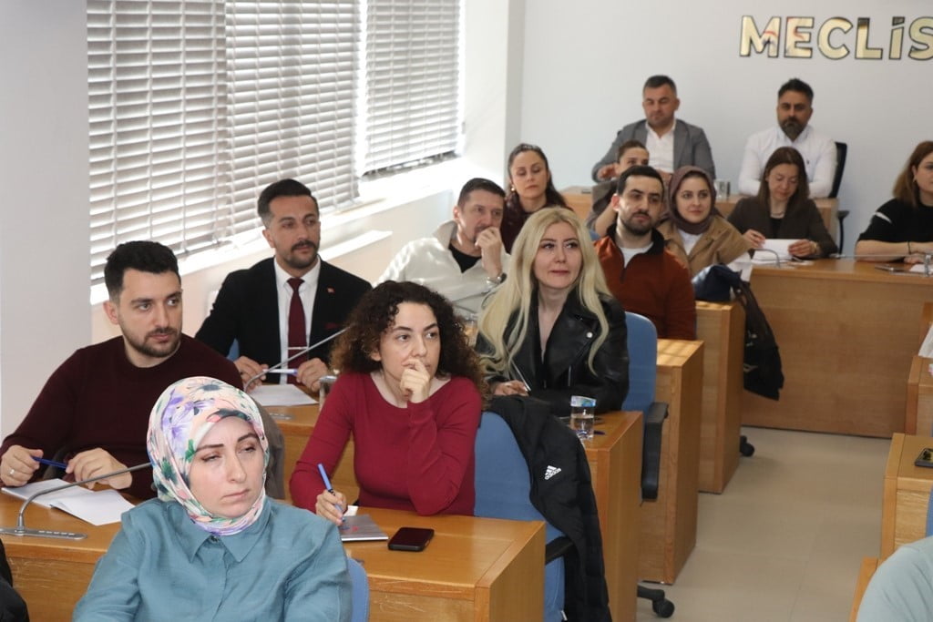 DÜZCE BELEDİYESİ TARAFINDAN NİTELİKLİ PERSONEL İLE HİZMET KALİTESİNİN YÜKSELTİLMESİ NOKTASINDA...