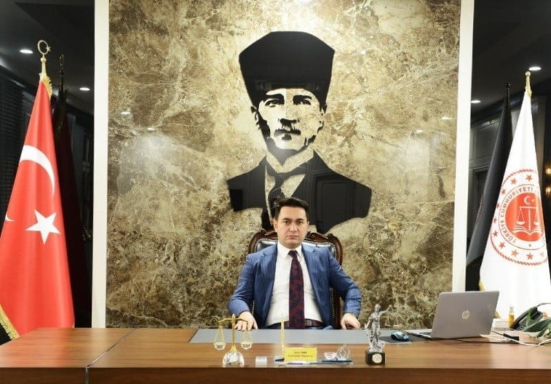 DÜZCE CUMHURİYET BAŞSAVCISI YASİN EMRE, 5 NİSAN AVUKATLAR GÜNÜ NEDENİYLE MESAJ YAYINLADI.