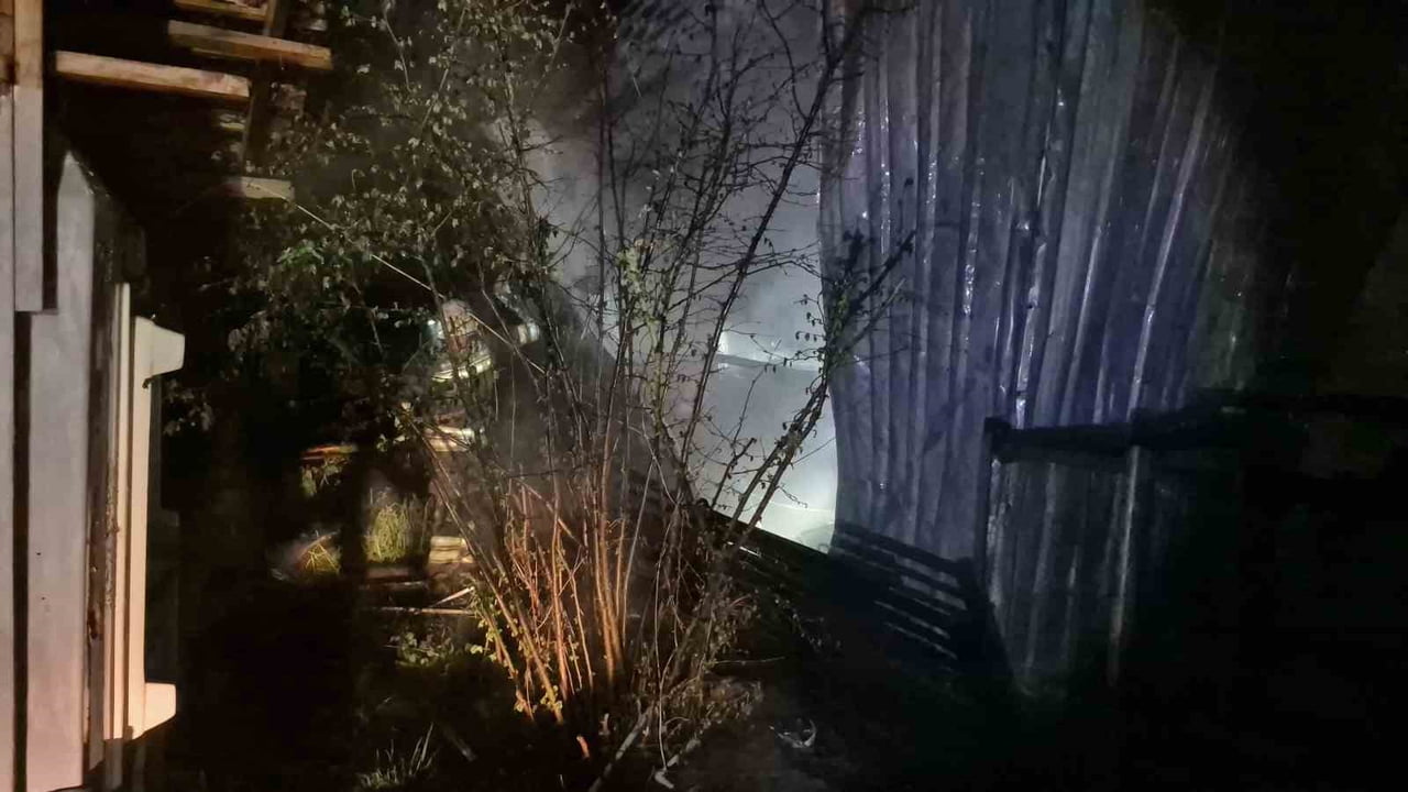 DÜZCE’DE MEYDANA GELEN YANGINDA BİR EVİN KAZAN DAİRESİ ALEV ALEV YANDI. ALEVLER GECEYİ...