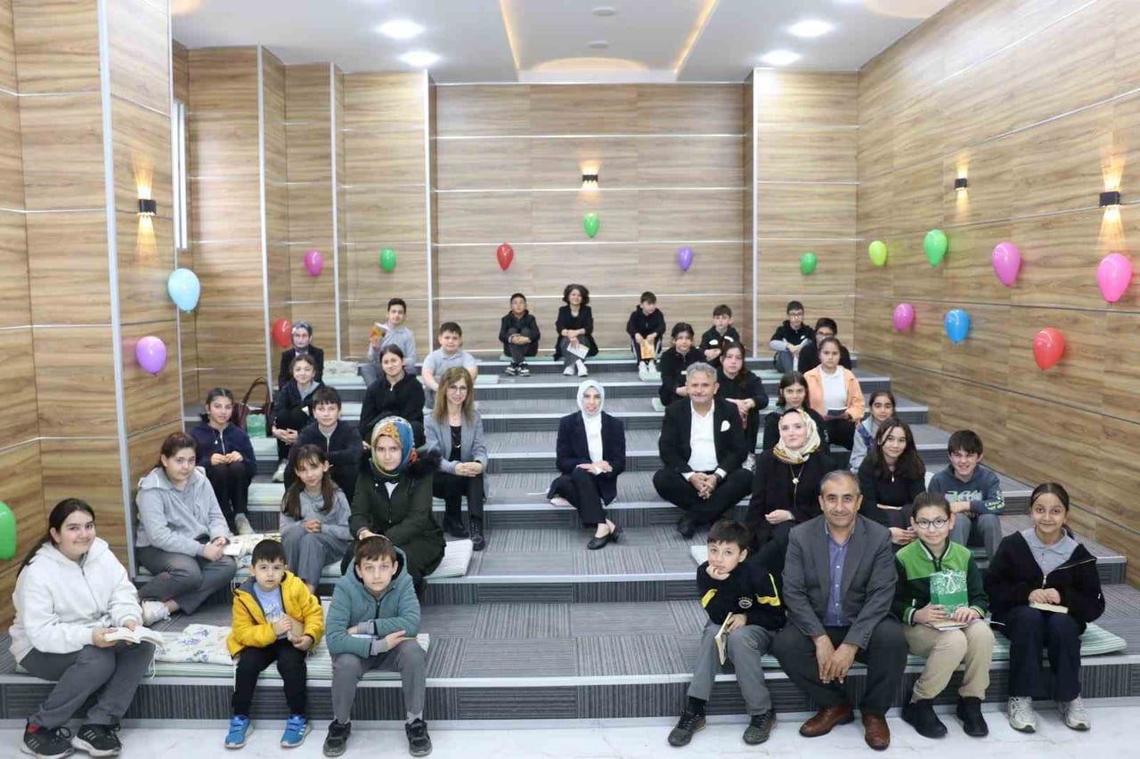 DÜZCE’NİN CUMAYERİ İLÇESİNDE DÜZENLENEN “FARKINDALIK OKUMASI” ETKİNLİĞİNDE PROTOKOL ÜYELERİ VE...