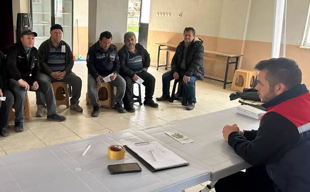 DÜZCE’NİN YIĞILCA İLÇESİNDE DÜZENLENEN BİLGİLENDİRME TOPLANTISINDA, ÇİFTÇİLERE ZARARLILARLA...