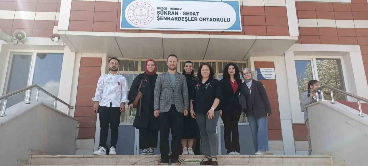 DÜZCE ÜNİVERSİTESİ EĞİTİM FAKÜLTESİ ÖZEL EĞİTİM ÖĞRETMENLİĞİ BÖLÜMÜ TARAFINDAN 2 NİSAN OTİZM...