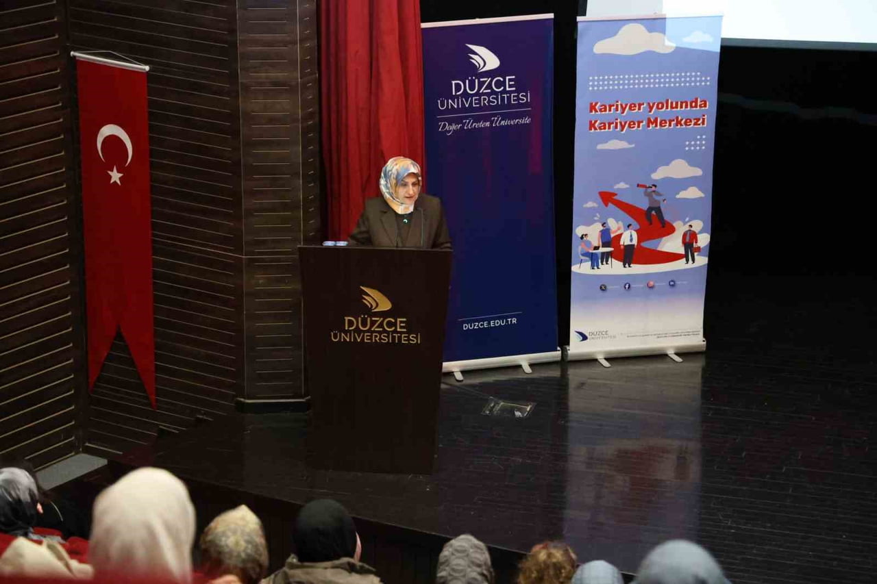 DÜZCE ÜNİVERSİTESİ İLAHİYAT FAKÜLTESİ İLE KARİYER GELİŞTİRME VE MEZUN İZLEME UYGULAMA VE ARAŞTIRMA...