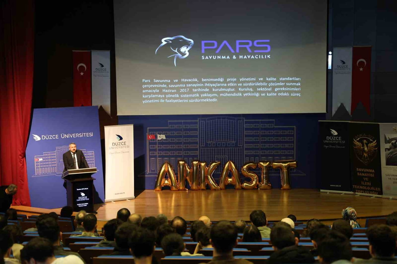 DÜZCE ÜNİVERSİTESİ KARİYER GELİŞTİRME VE MEZUN İZLEME UYGULAMA ARAŞTIRMA MERKEZİ İLE SAVUNMA...