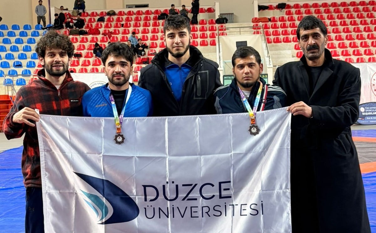 DÜZCE ÜNİVERSİTESİ SPOR BİLİMLERİ FAKÜLTESİ ÖĞRENCİLERİ, TÜRKİYE GÜREŞ ŞAMPİYONASI’NDA BAŞARILI...