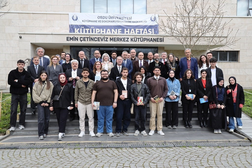 DÜZENLENEN ETKİNLİK SONRASI HATIRA FOTOĞRAFI