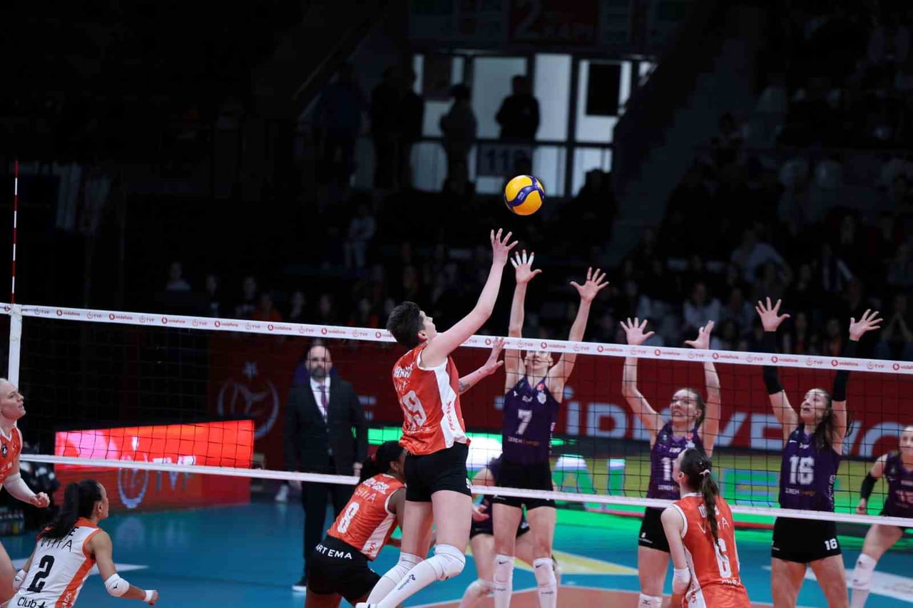 ECZACIBAŞI DYNAVİT, VODAFONE SULTANLAR LİGİ PLAY-OFF 3-4 ETABI İKİNCİ MAÇINDA ZEREN SPOR'U 3-1...