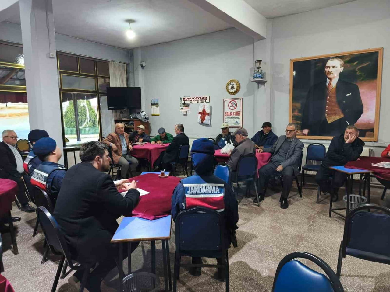 EDİRNE'DE KÖYLERDE UYUŞTURUCU İLE MÜCADELE ÇALIŞMASI