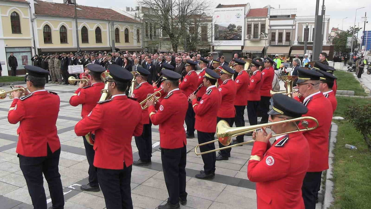 EDİRNE'DE TÜRK POLİS TEŞKİLATI’NIN KURULUŞUNUN 181. YIL DÖNÜMÜ DOLAYISIYLA ÇELENK TÖRENİ VE ARAÇ...
