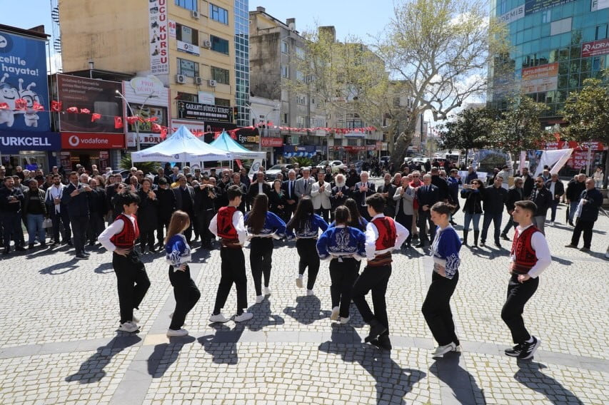 EDREMİT BELEDİYE BAŞKANI MEHMET ERTAŞ, VAN’IN DÜŞMAN İŞGALİNDEN KURTULUŞUNUN 108. YIL DÖNÜMÜ...