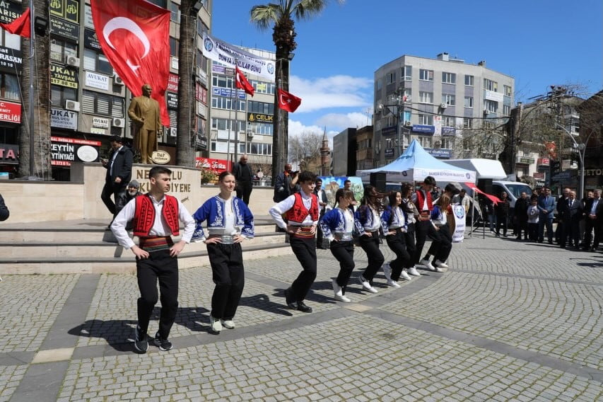 EDREMİT BELEDİYE BAŞKANI MEHMET ERTAŞ, VAN’IN DÜŞMAN İŞGALİNDEN KURTULUŞUNUN 108. YIL DÖNÜMÜ...