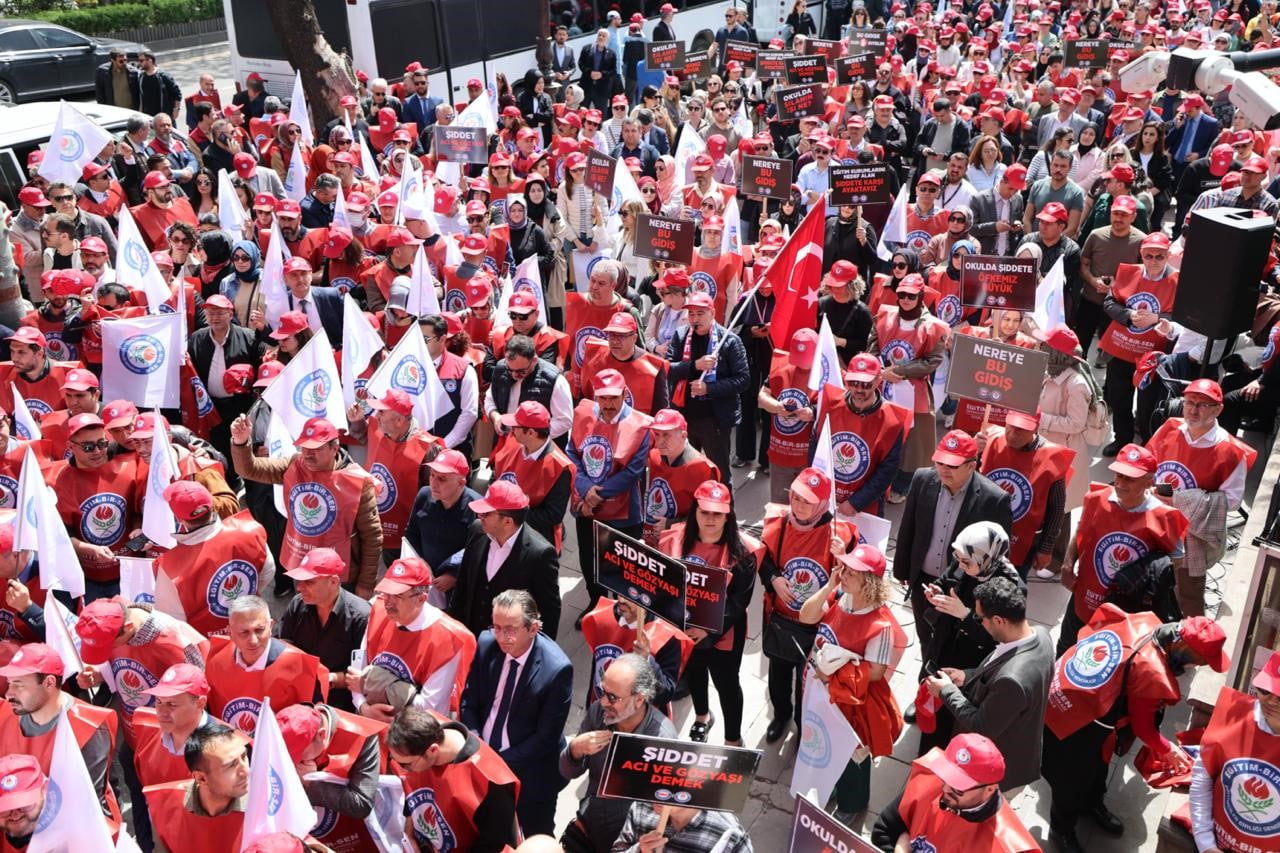 EĞİTİM-BİR-SEN GENEL SEKRETERİ TALAT YAVUZ, ŞANLIURFA'NIN SİVEREK İLÇESİNDEKİ AHMET KOYUNCU...