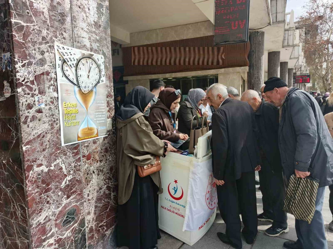 ELAZIĞ'DA KALIN BAĞIRSAK  KANSERİ FARKINDALIK ETKİNLİĞİ