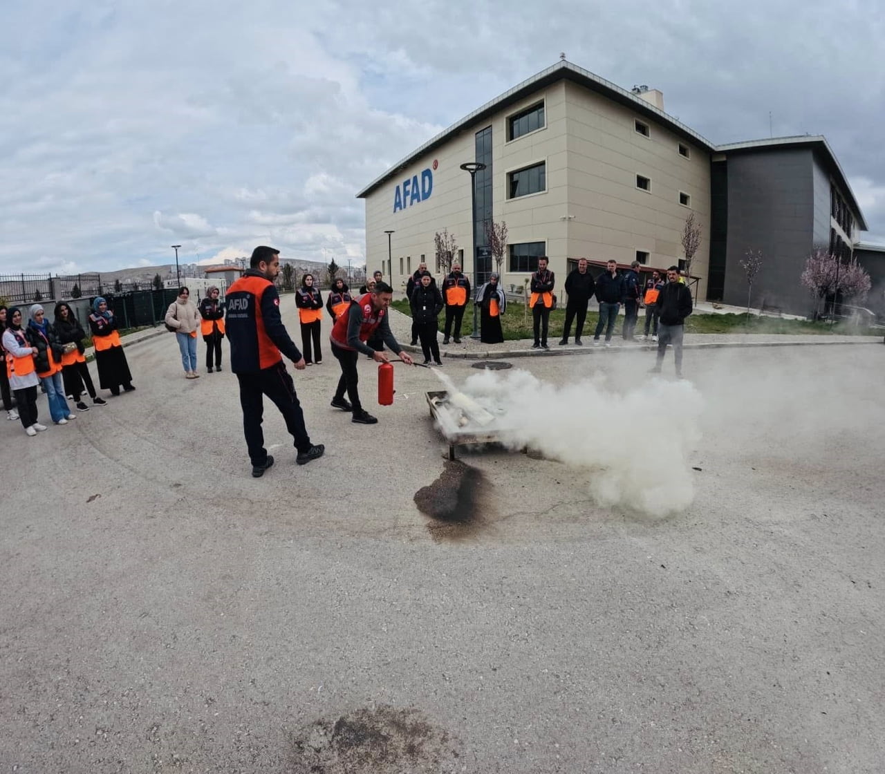 ELAZIĞ’DA AFAD GÖNÜLLÜLERİNE KAPSAMLI AFET EĞİTİMİ