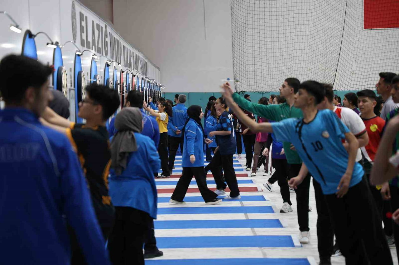 ELAZIĞ’DA DÜZENLENEN OKUL SPORLARI DART YILDIZLAR-GENÇLER GRUP MÜSABAKALARI SONA ERDİ