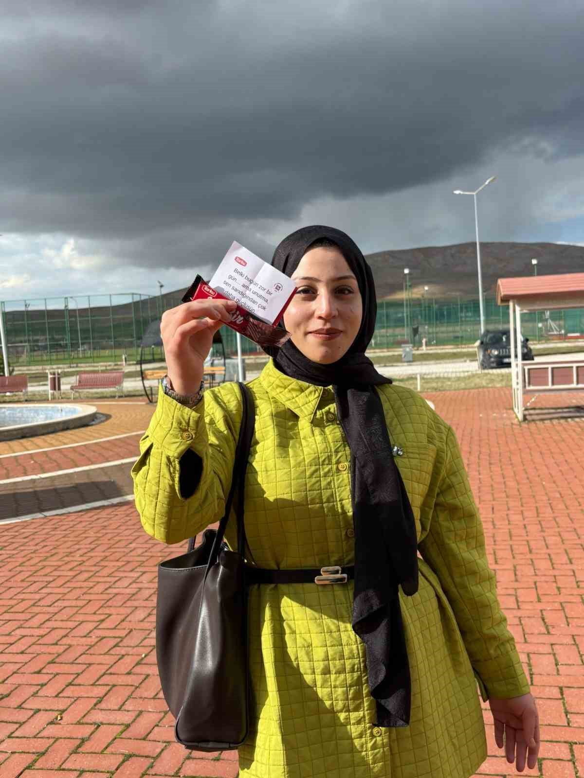 ELAZIĞ’DA İLETİŞİM FAKÜLTESİ, HALKLA İLİŞKİLER BÖLÜMÜ TARAFINDAN "MUTLULUK PAYLAŞTIKÇA ÇOĞALIR"...