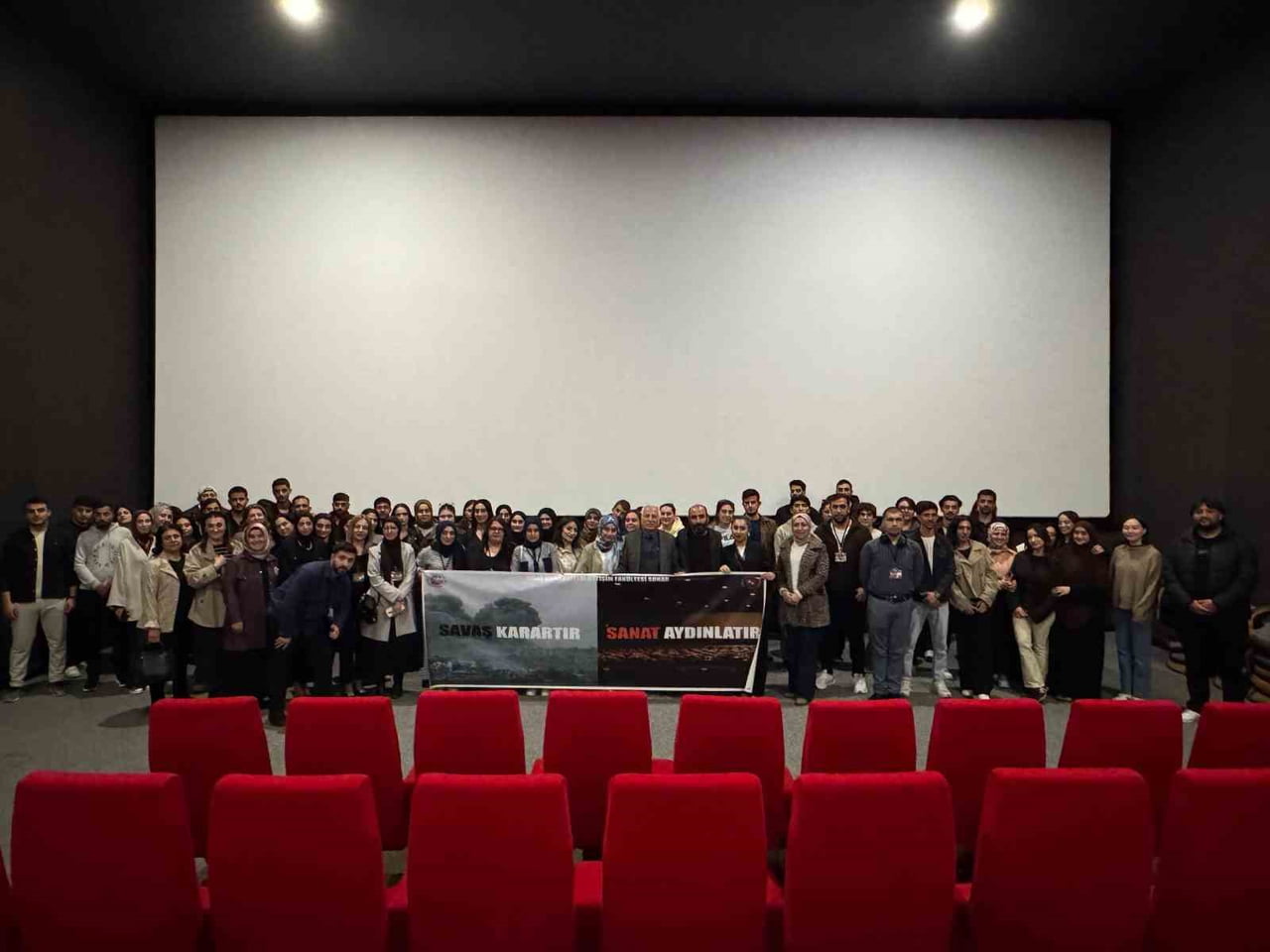 ELAZIĞ FIRAT ÜNİVERSİTESİ İLETİŞİM FAKÜLTESİ HALKLA İLİŞKİLER VE TANITIM BÖLÜMÜ ÖĞRENCİLERİ...